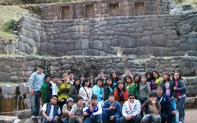 Tour escolares en Tambomachay